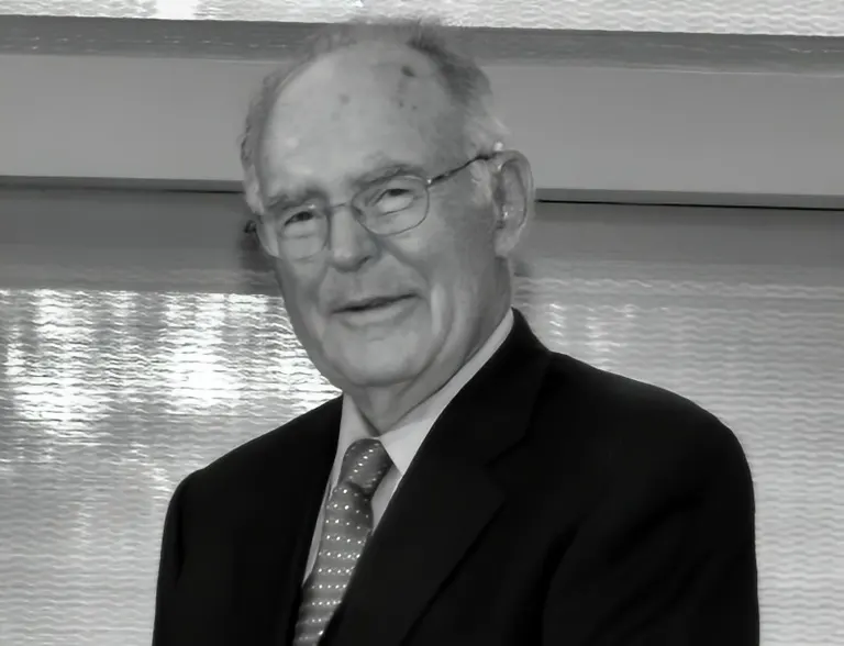 Portrait en noir et blanc de Gordon Moore